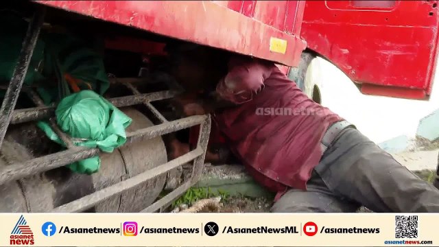 തേവരപാലത്തില്‍ അപകടത്തില്‍പ്പെട്ട ലോറി ഉയര്‍ത്താനുള്ള ശ്രമം തുടരുന്നു | Accident news | Ernakulam