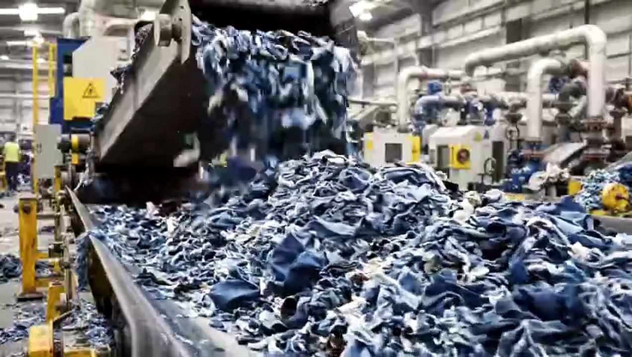 Incredible Manufacturing Process Old Clothes & Rubber Belts Become Tennis Balls