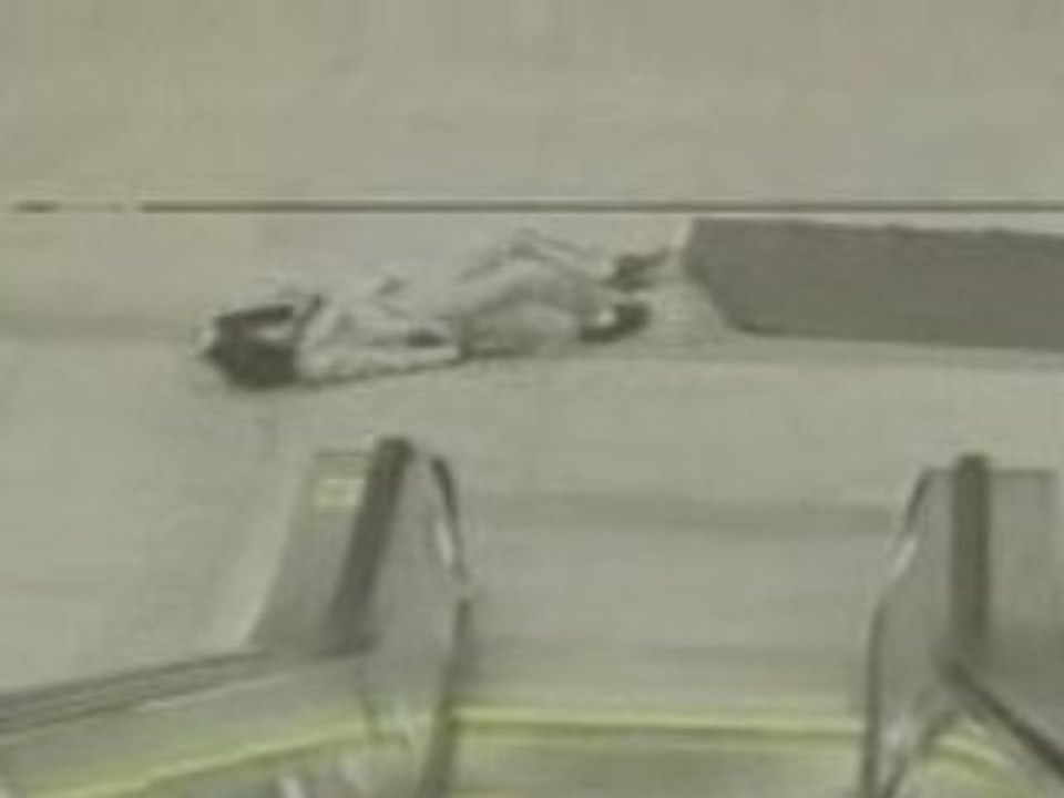 Funny video- Comedy - Jackass - Esclator Slide