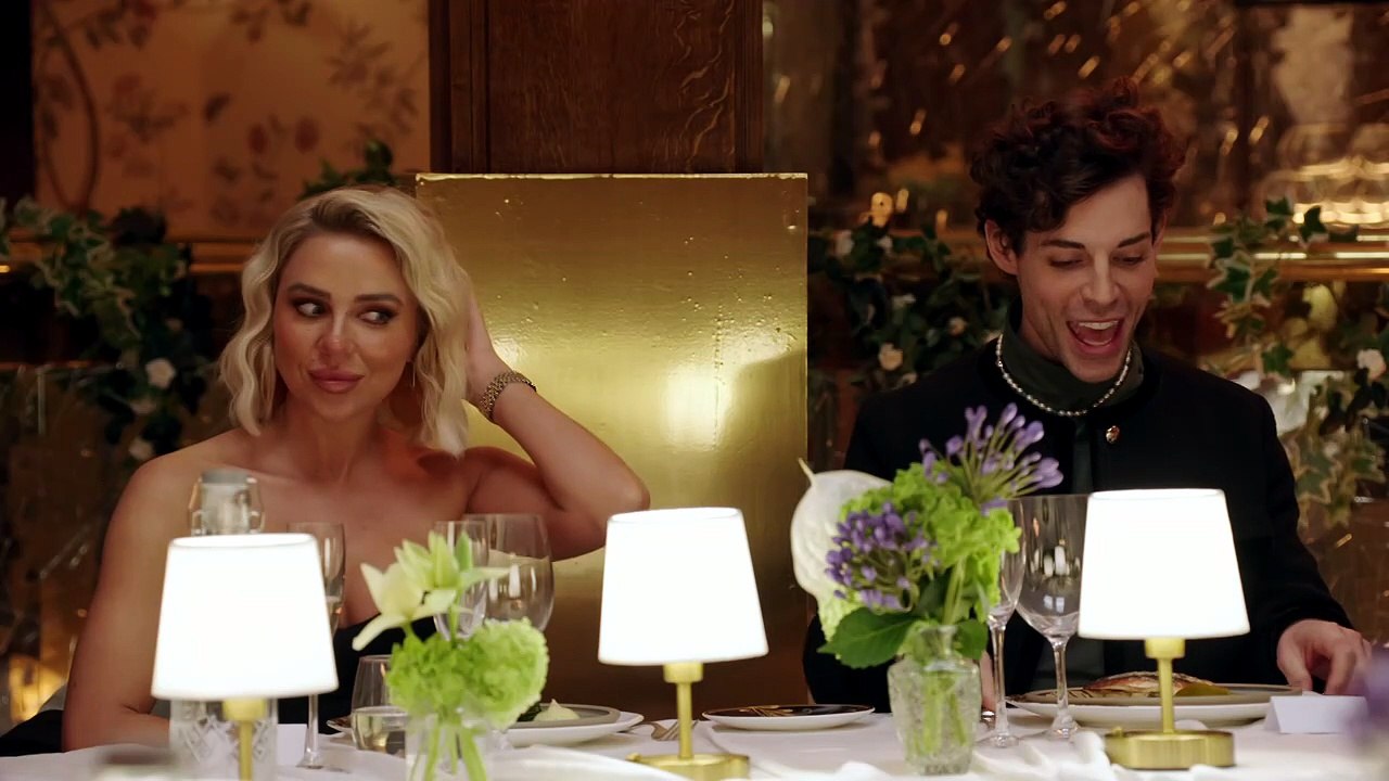 Celebs Go Dating S15E01