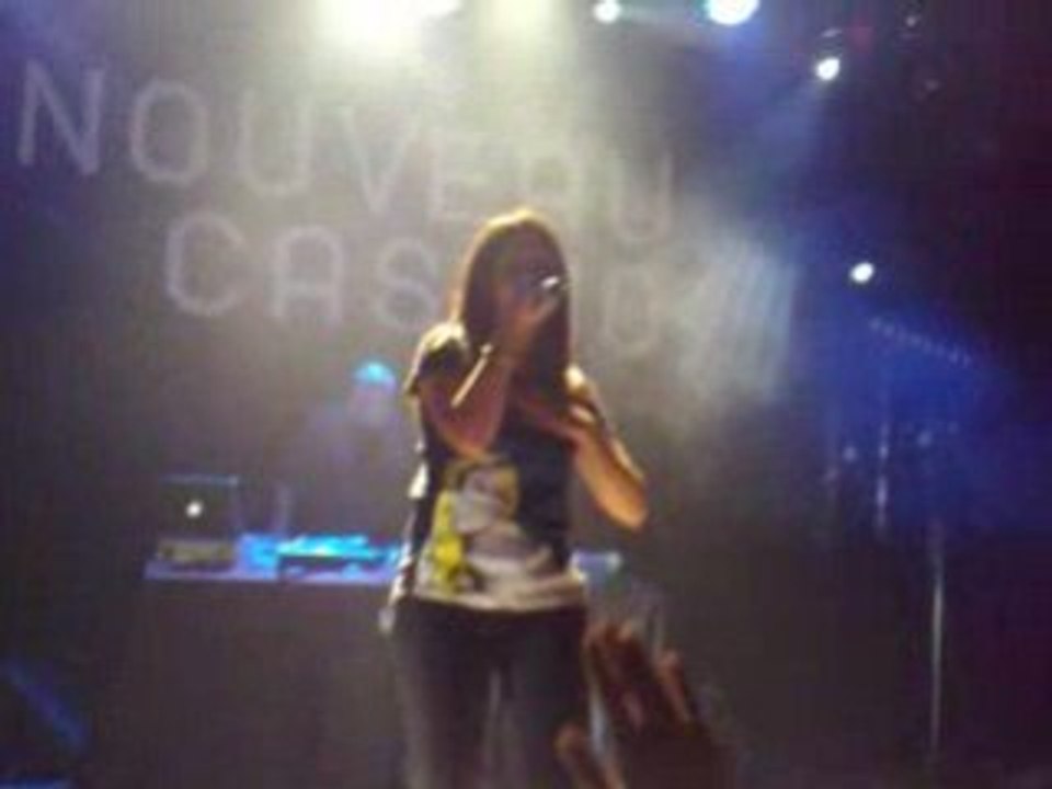 KAMELANCIEN " EN MANQUE " FEAT LESLIE EN CONCERT