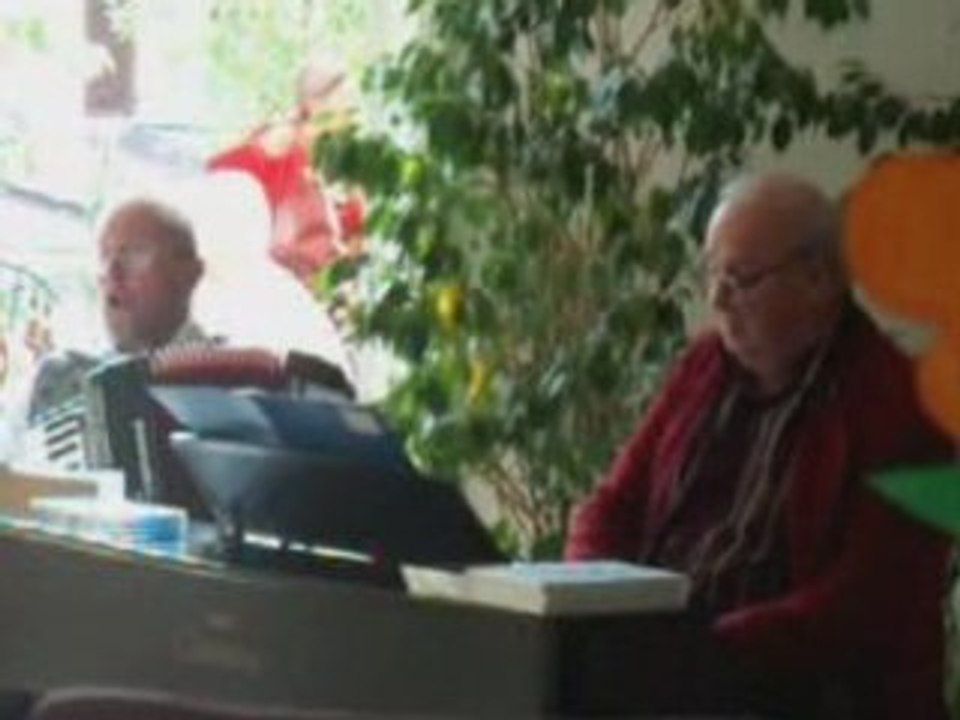 Guido Minicus spielt auf im Pflegeheim Heiligkreuz St.Gallen