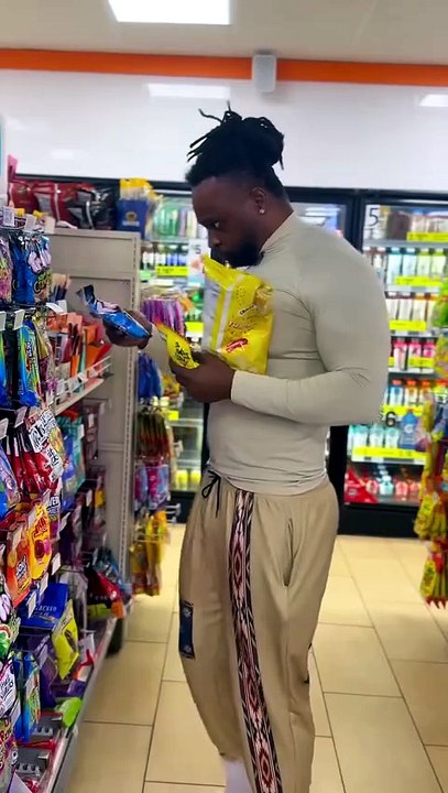 What’s happening at this supermarket 😂😂😂