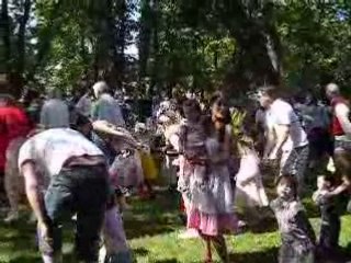 Midsommar, danses traditionnelles