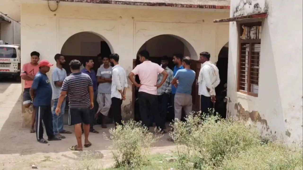 वंदे भारत ट्रेन की चपेट में आने से युवक की मौत