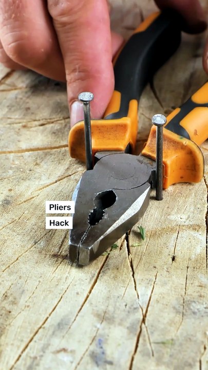 Perfect nailing with this pliers hack