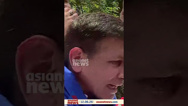 മീനാക്ഷി നടരാജന്റെ പത്രിക തള്ളിയതിൽ കോൺ​ഗ്രസ് MPമാരും MLAമാരും ബാരിക്കേടിന്റെ മുകളിൽ കയറി പ്രതിഷേധം