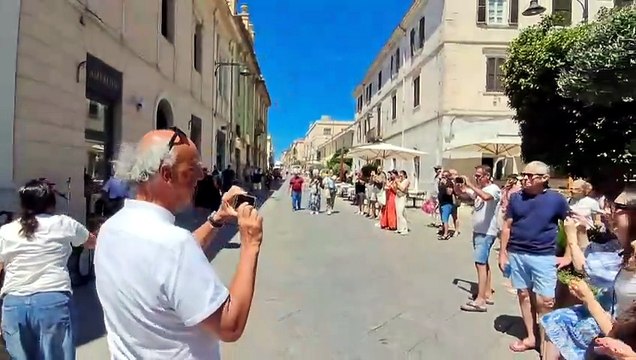 Olbia, cresce l'attesa per Vasco Rossi: in corso Umberto si canta Albachiara