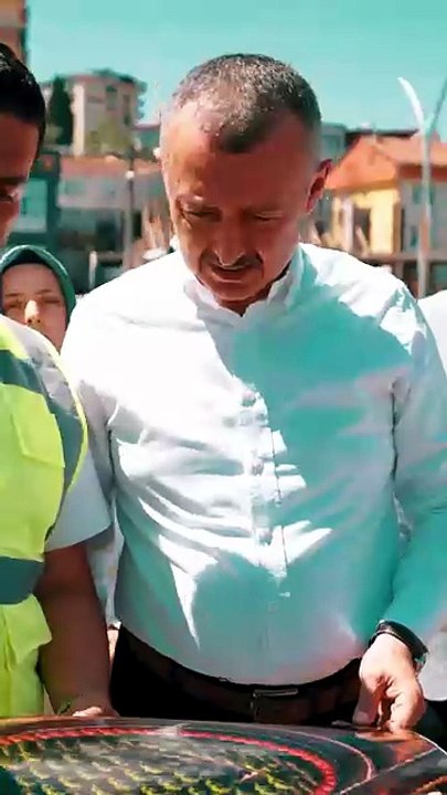 Başkan Büyükakın, Gebze’de yeni köprülü kavşağı TOGG ile test etti