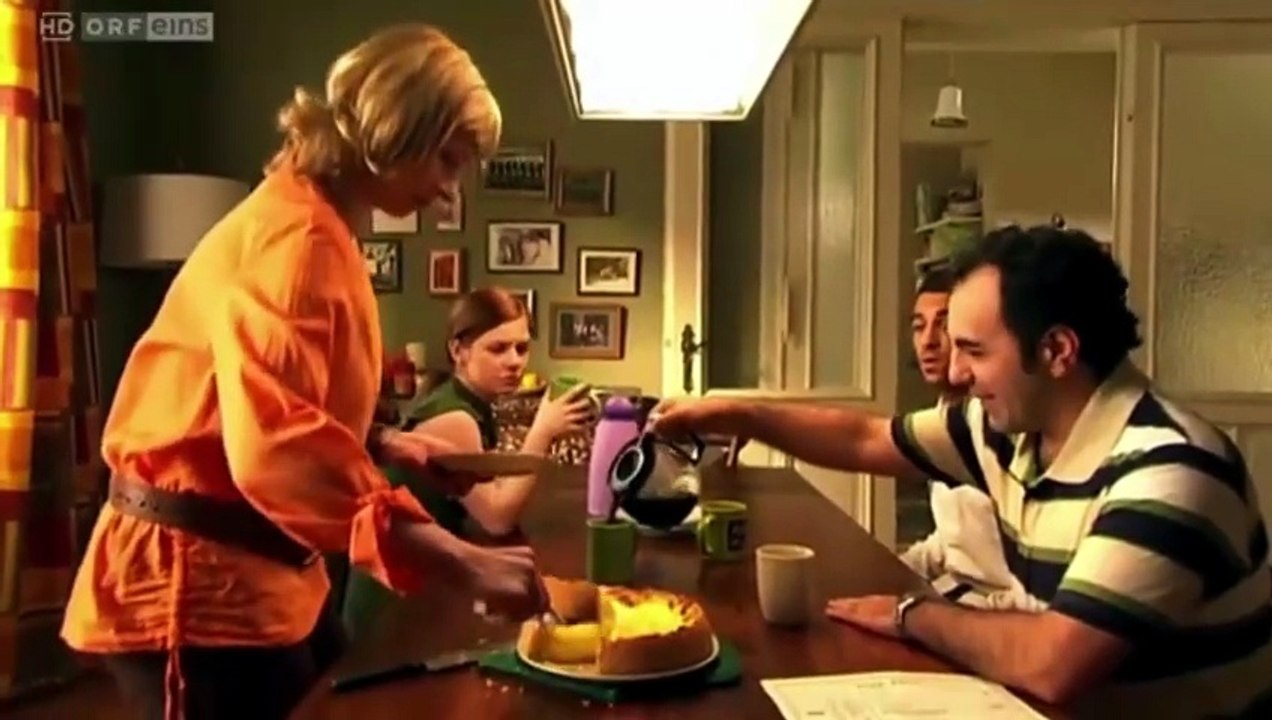 Türkisch für Anfänger S03E02 Die, in der ich die Motorhaube nicht aufkriege