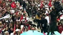 Cumhurbaşkanı Erdoğan  Millet işi gücü bıraktı, aksiyon filmi izler gibi her gün CHP'yi izliyor. Siyasi parti değil sanki dövüş kulübü
