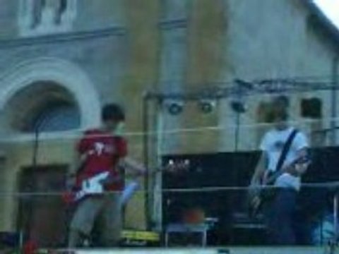 Damn Noisy Guy:Intro + get champagne live fete de la musique