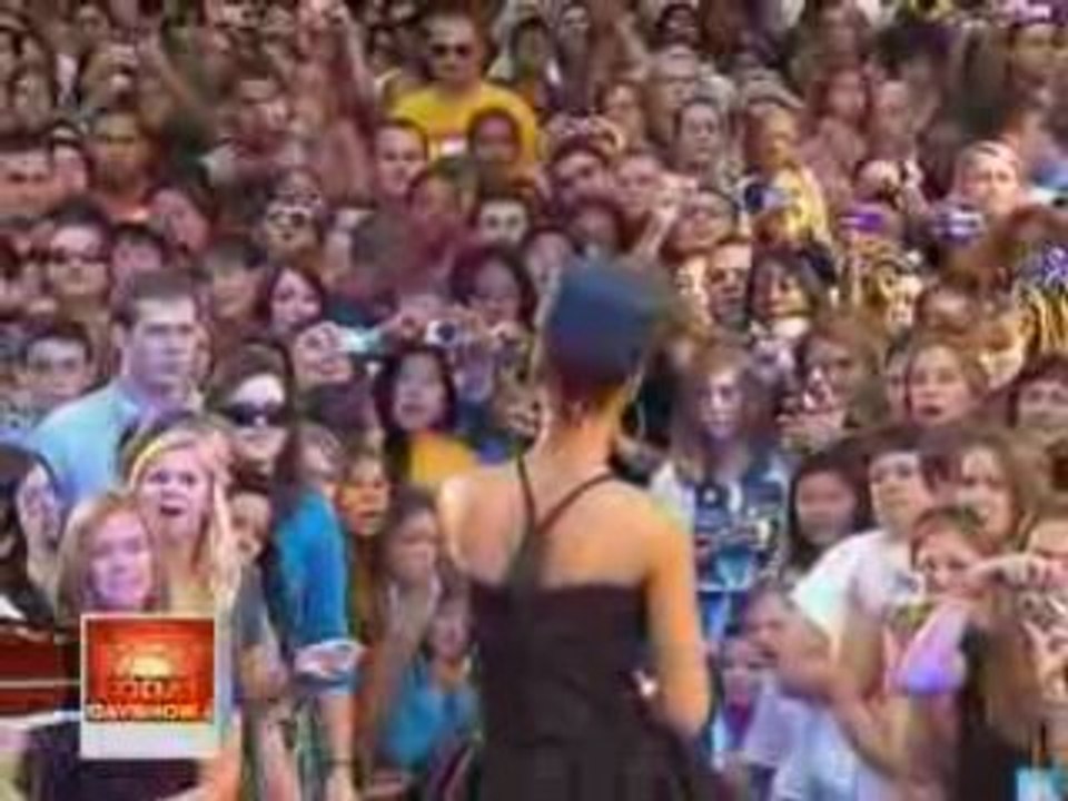 Rihanna Take A Bow @ Today Show