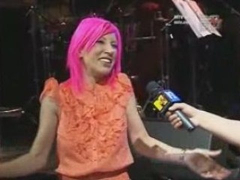 Hande Yener @ MTV News - 06.06.2008