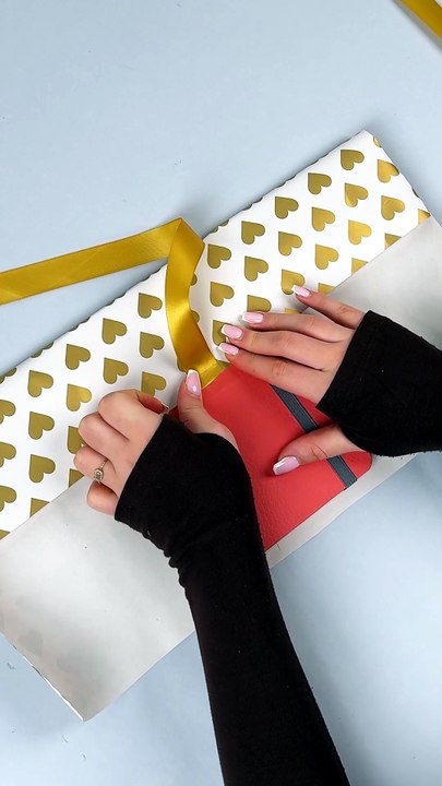 Wrapping gifts has never been easier🎁