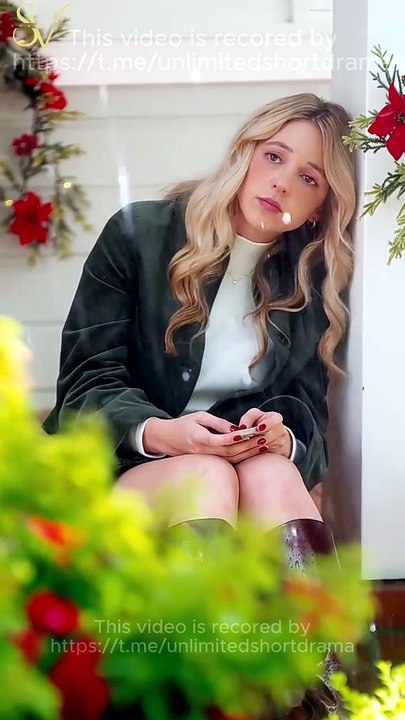 Fake Dating The Quarterback on Christmas - FULL | Reelshort