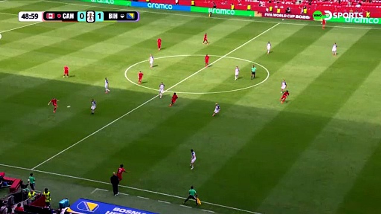 El VAR salvó a Tello de una jugada polémica como la de Neuer e Higuaín en su debut mundialista