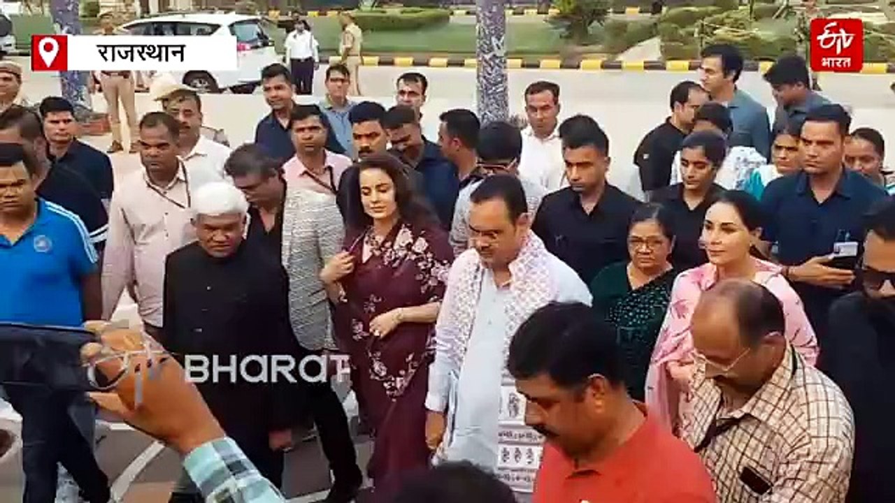 कंगना रनौत के साथ सीएम भजनलाल ने देखी 'भारत भाग्य विधाता', उत्कृष्ट सेवा देने वाली नर्सों को किया सम्मानित, फिल्म को टैक्स फ्री करने की मांग