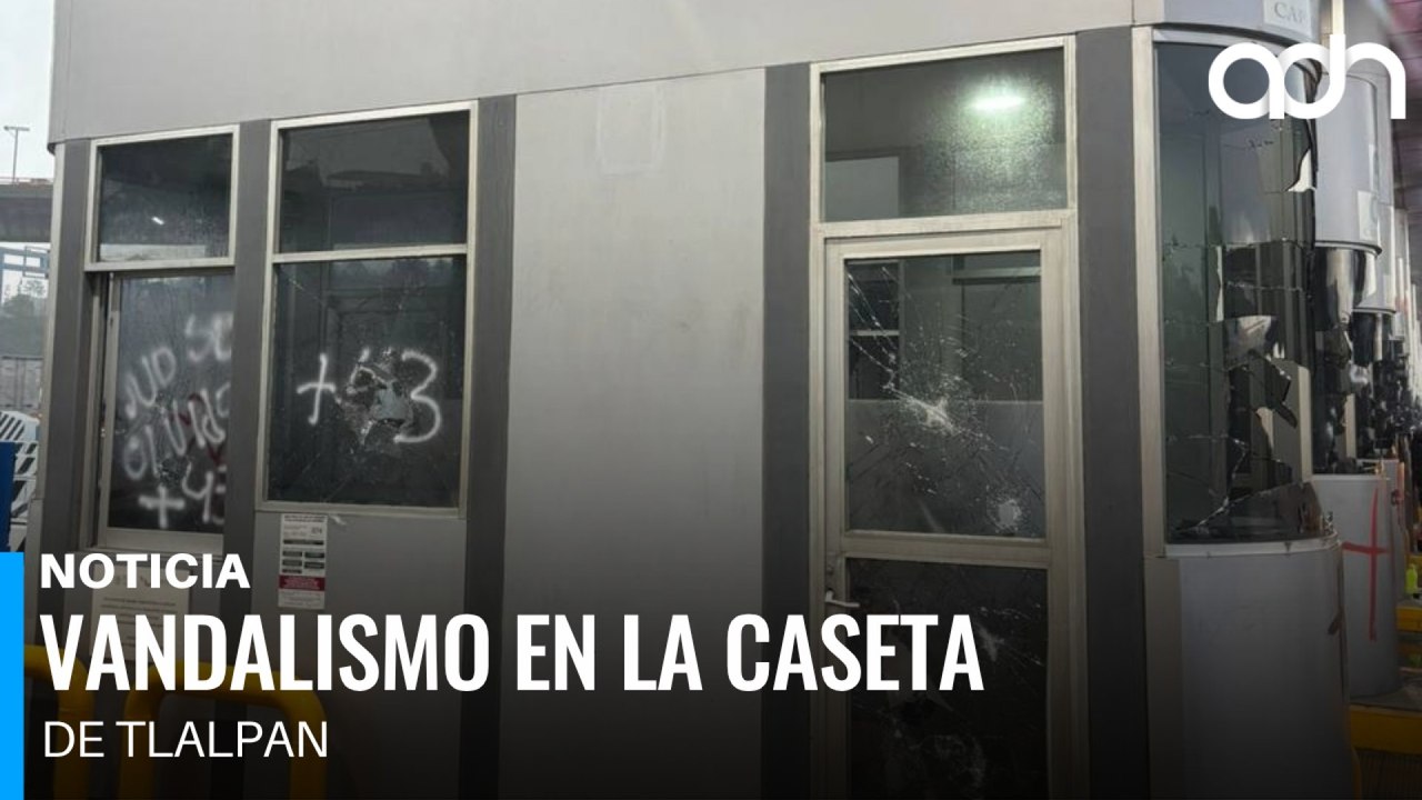 Protesta por Ayotzinapa terminó en destrozos y bloqueo de tráileres