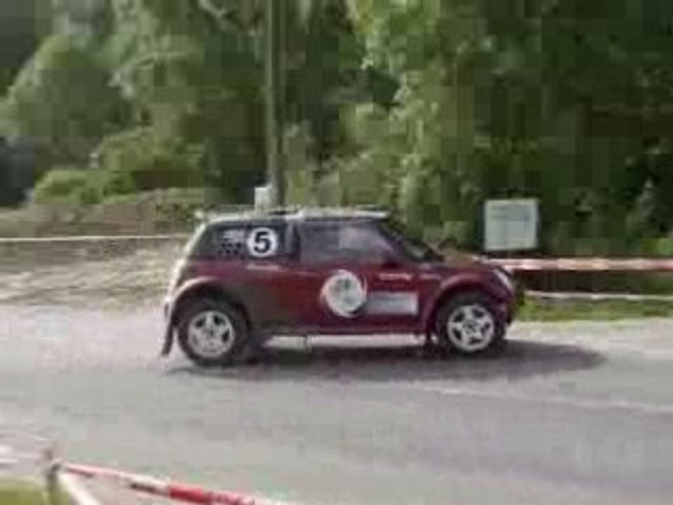 Mini cooper avec moteur Yamaha R1