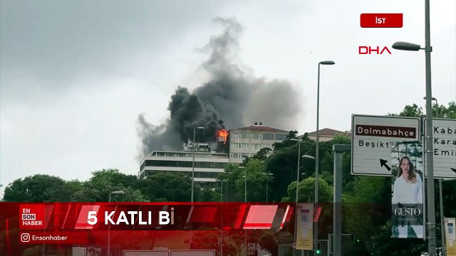 İstanbul Beyoğlu'nda 5 katlı binanın çatı katında yangın