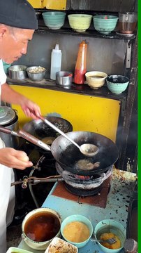 Ipoh Ipoh Ajee loh shi fun or mee tikus goreng