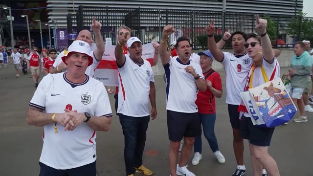 England fans celebrate topping group after sinking Panama