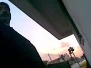 Il faut prier pour avoir un billet de metro a Tunis Tunisie