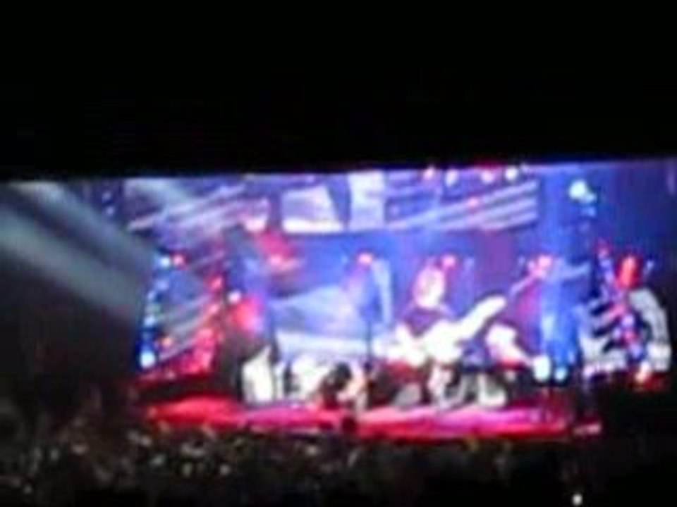 Dave Matthews Band covering Pink Floyd's "Money"