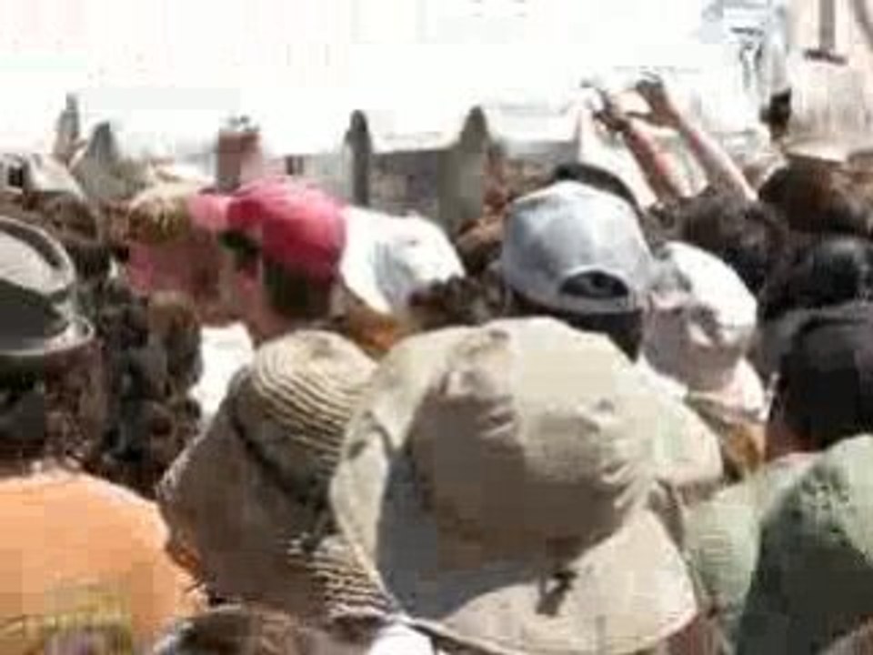 Broken Social Scene "Put Down The Bong, and Vote For Obama"