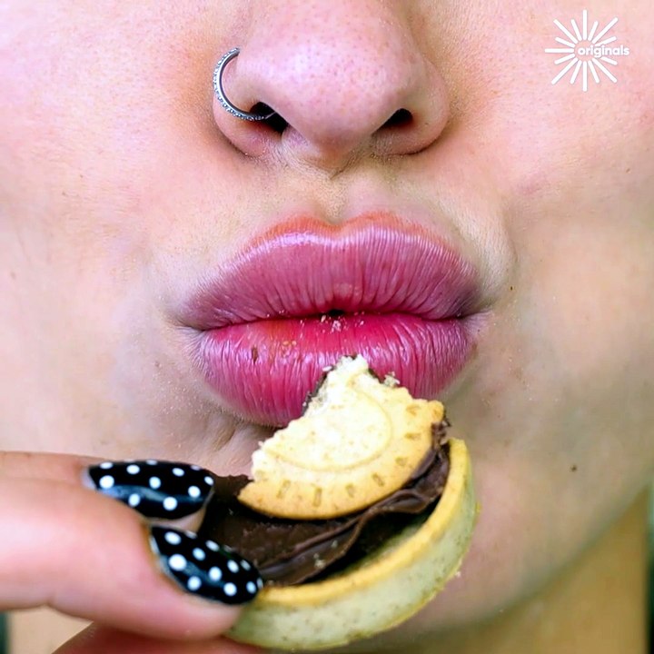 Satisfying eating ASMR! 🍬🍫