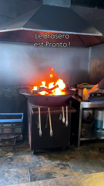 🔥 Le Brasero est prêt pour ce soir (Pronto per stasera) ! #restaurant #paillote.mp4