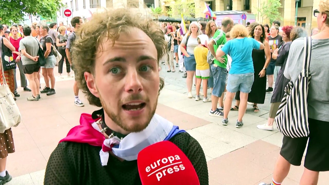 Las celebraciones por el Día del Orgullo recorren las calles de numerosas ciudades españolas
