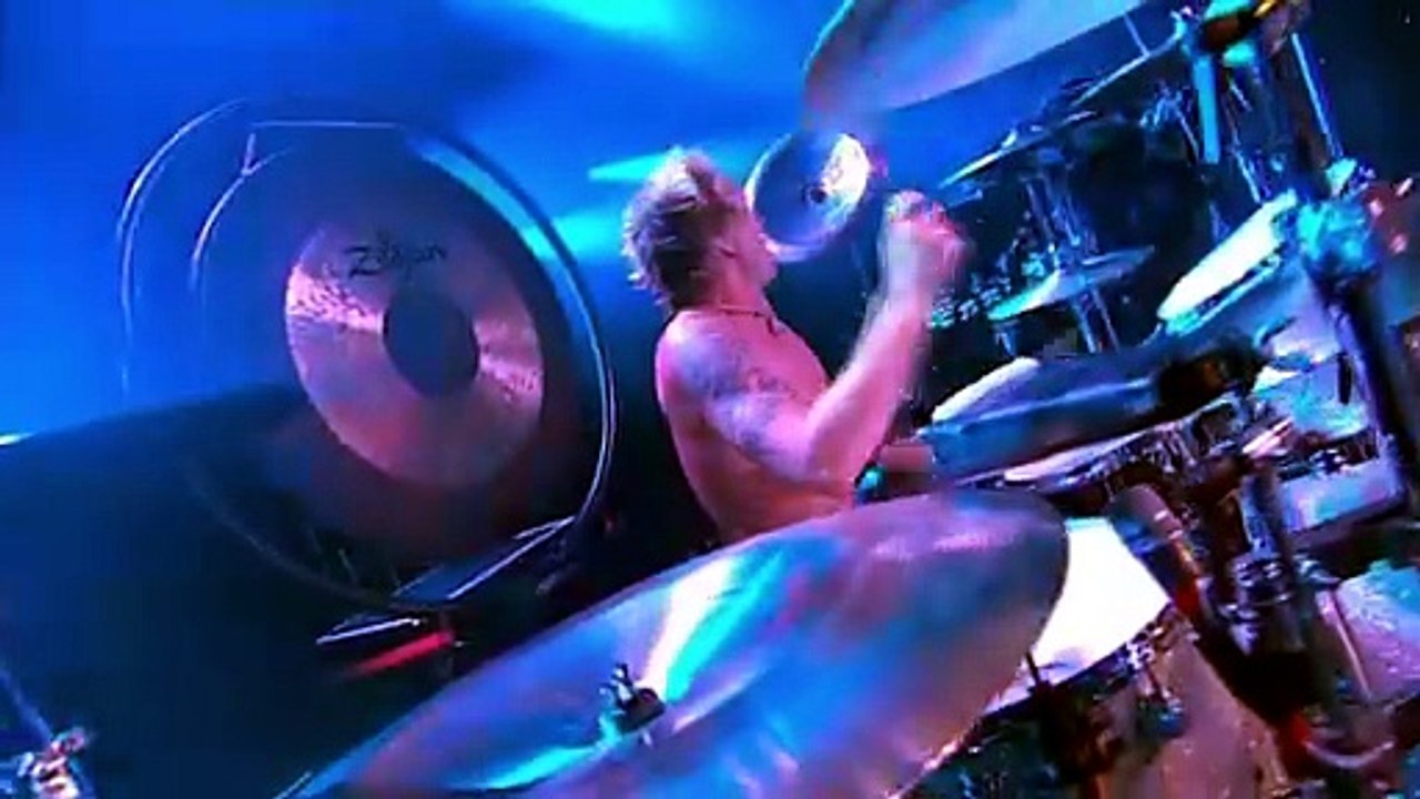 Illegal I Song - Velvet Revolver (live)