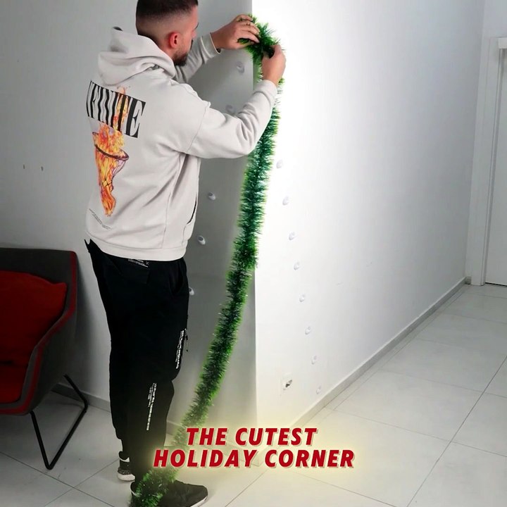 Spreading Christmas cheer in every corner🎄