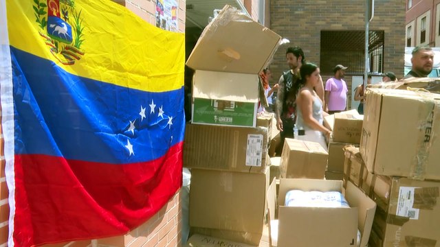 Miles de voluntarios en España recogen ayuda para los afectados por los terremotos en Venezuela