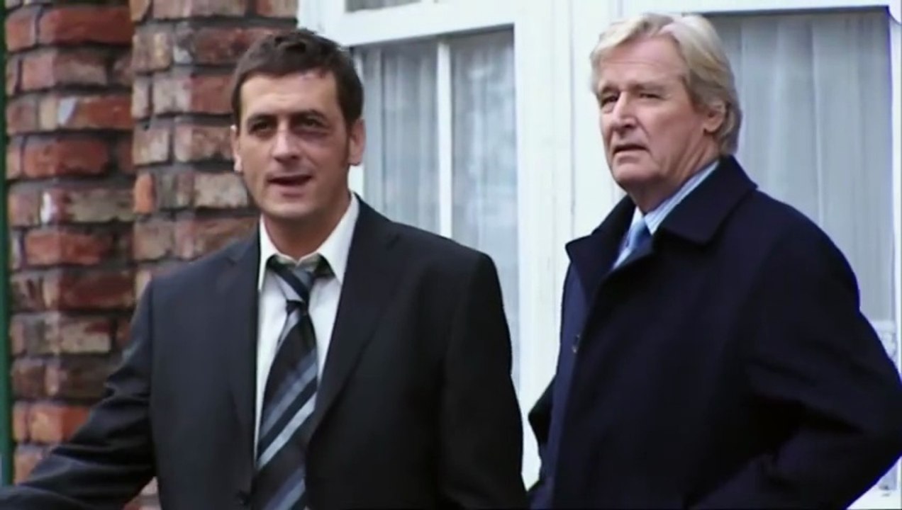 Corrie Peter Barlow vs Charlie Stubbs 12/01/2007 Ep 1