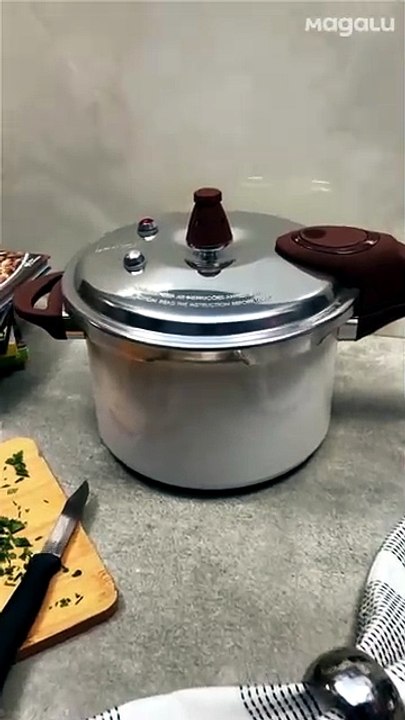 Panela de Pressão Brinox 4,2L Bege Vanilla