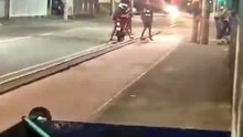 VÍDEO: entregador tem moto roubada durante assalto no Rio Vermelho