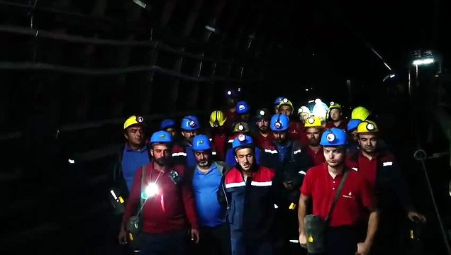 Özşen Madencilik işçileri açlık grevinde: Kendini ocağa kapatan işçilerle iletişim kesildi