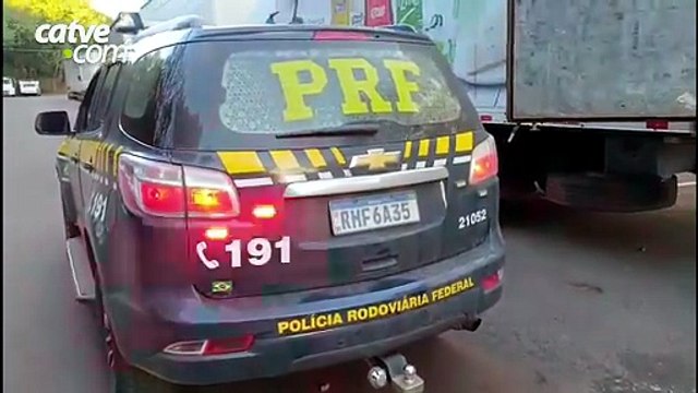 PRF apreende 250 mil maços de cigarros contrabandeados que seriam levados para Cascavel