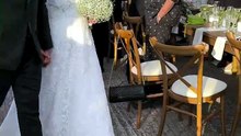 Γάμος Μπάρκα – Μπότση: Η στιγμή της άφιξης στην εκκλησία, τα καρέ από το μυστήριο και το ρύζι έπεφτε «βροχή»1