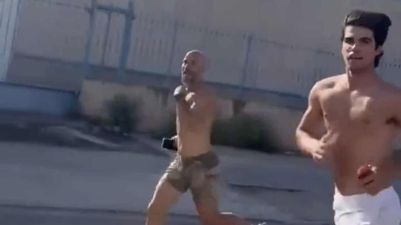Carlos Alcaraz est blessé au poignet... Alors il travaille les jambes !