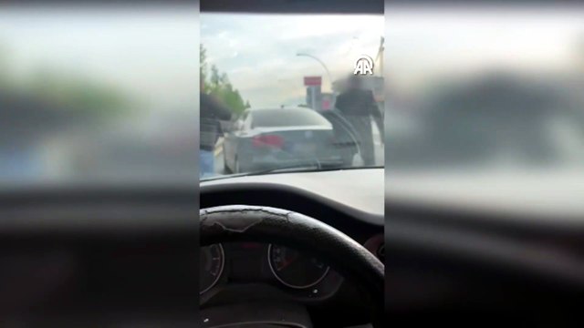 Ankara'da bir sürücü araçla önünü kesen 4 kişinin saldırısına uğradı