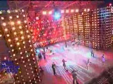 Estelle featuring Kanye West American boy LIVE (paris)