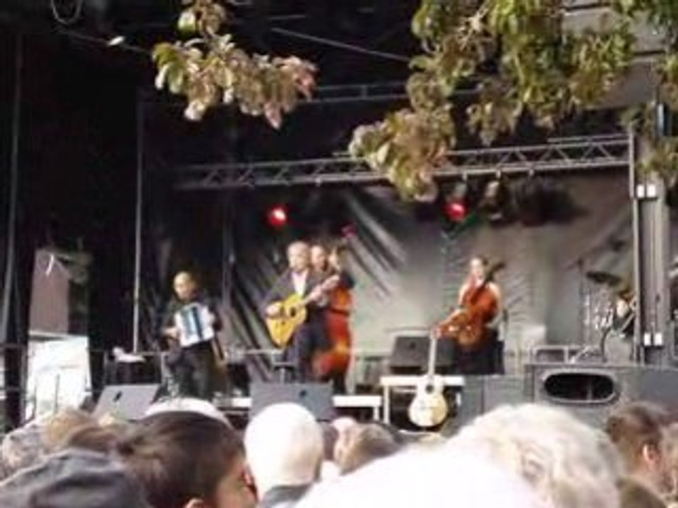 Pierre Perret "fête de la musique" l'infirmière 21.06.08