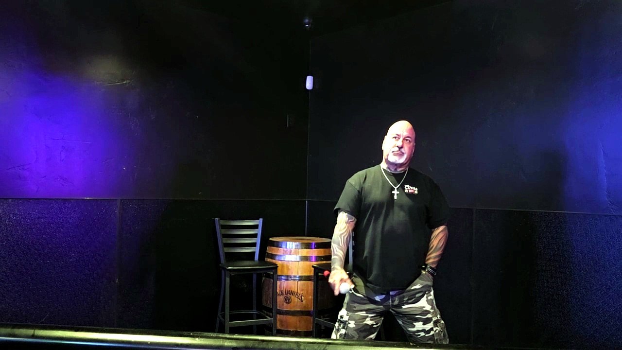 KISS - KING OF HEARTS (PERFORMED LIVE AT THE WESTERNER) (1)