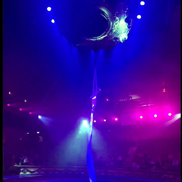 “Incredible Girl Acrobatic Performance _ Blackpool Tower Circus 🎪✨”