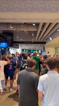Knicks fans chant LET'S GO KNICKS! in San Antonio