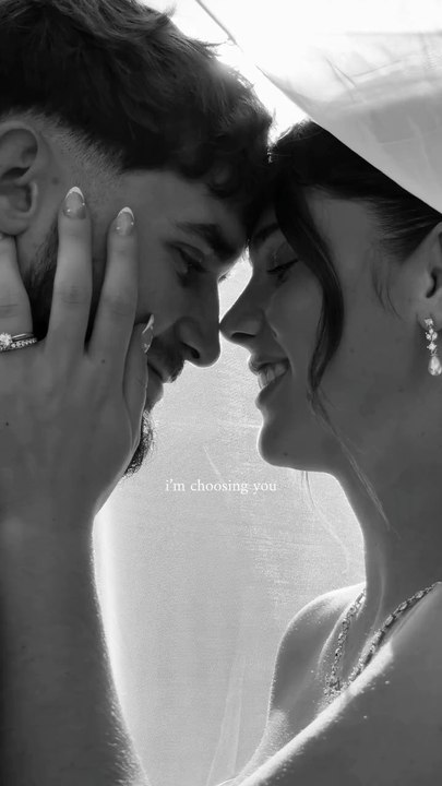 Couple wedding moment kiss